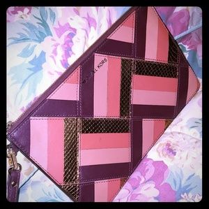 Michael kors wristlet